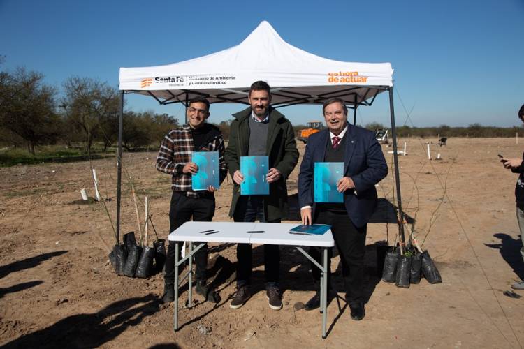 La UNL firmó un convenio con el Ministerio de Ambiente y Cambio Climático y el Municipio de Rincón