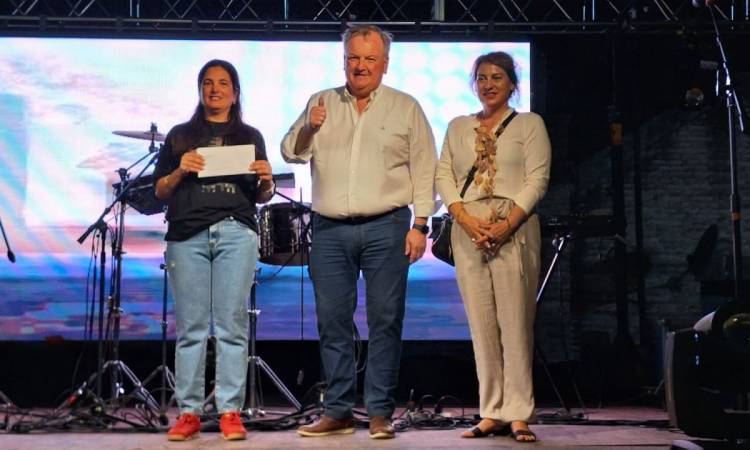 El Senador Michlig concurrió a la Celebración del 120º Aniversario de Las Palmeras y entregó distintos aportes gubernamentales