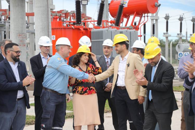 Pullaro inauguró en Vera una estación transformadora que generará más del doble de la energía demandada por la región